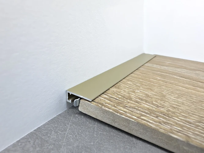 Микроплинтус Teckwood M-6 RAL1035 Шампань Муар на Otdelka1.ru