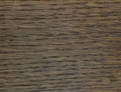 Плинтус шпонированный Педрос / Pedross Дуб Ассам 80 х 18 мм на otdelka1.ru