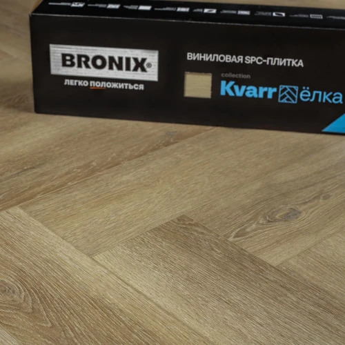 Кварц-виниловый ламинат Bronix Кварр Елка Песочный Sand на Otdelka1.ru