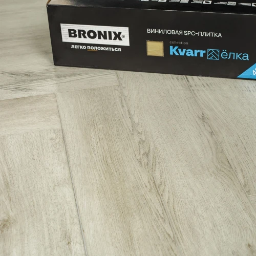 Кварц-виниловый ламинат Bronix Кварр Елка Белый агат White agat на Otdelka1.ru