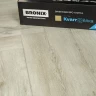 Кварц-виниловый ламинат Bronix Кварр Елка Белый агат White agat на Otdelka1.ru