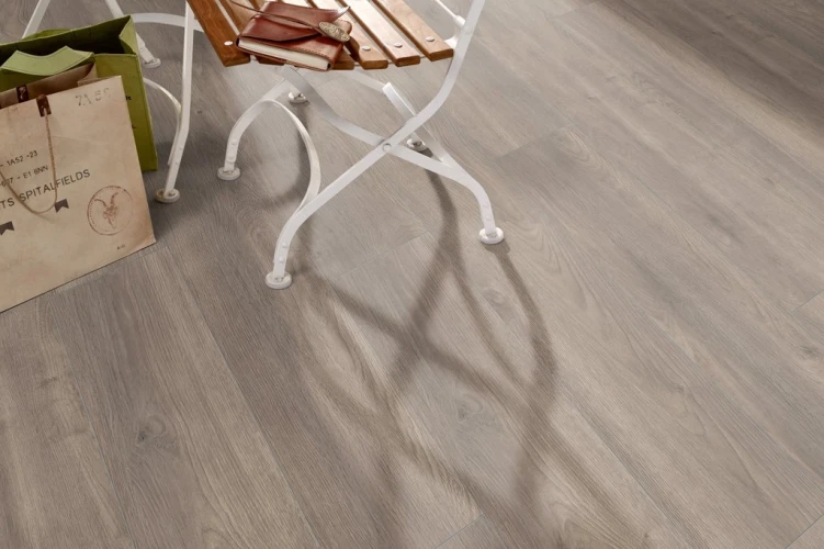 Ламинат Кронотекс / Kronotex Exquisit plus D6013 Дуб Эльба серебряный на otdelka1.ru