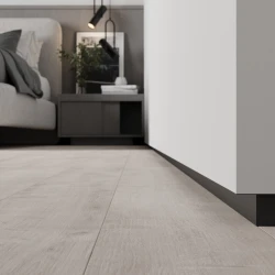 Теневой плинтус Ликорн C-22.2.3 черный крашенный RAL 9005