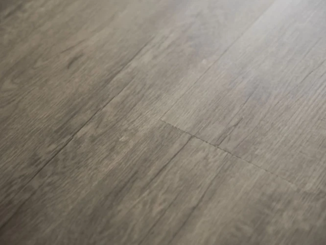 Виниловый Ламинат Lamiwood Quartzwood Q-16 Дуб Сохо на Otdelka1.ru