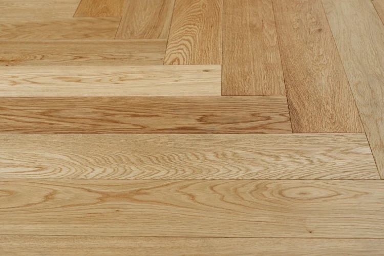 Паркетная доска Амбер вуд / Amber wood Венгерская елка Дуб Натур Лак на otdelka1.ru