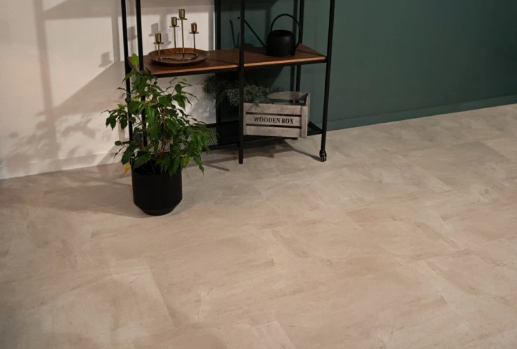 Виниловая плитка Винилам / Vinilam Ceramo XXL Stone 71615 Бетон белый на Otdelka1.ru