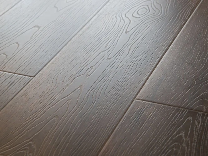 Ламинат Ламивуд / LAMIWOOD BRISTOL 2411 Дуб Мореный на otdelka1.ru