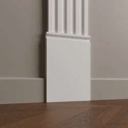 Декор. эл-т нижний Ultrawood D 4400 165x18x250