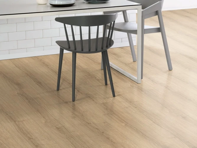 Ламинат Egger Classic 8/32 EPL204 Дуб Шерман светло-коричневый на otdelka1.ru