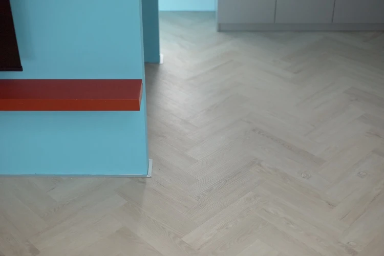 Кварц-виниловый ламинат Home Expert Parquet Design 44-3002 Дуб Милкшейк на otdelka1.ru