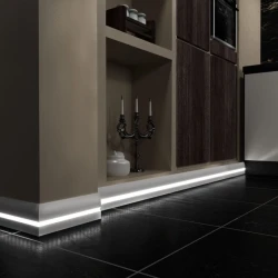 Плинтус Evrowood PN080 LED