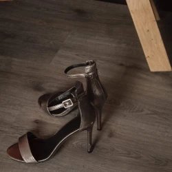 Кварц-виниловый ламинат Respect Floor 4211 Дуб Престиж