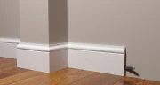 Плинтус полимерный Decor Dizayn DD004 на otdelka1.ru
