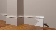 Плинтус полимерный Decor Dizayn DD004 на otdelka1.ru