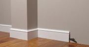 Плинтус полимерный Decor Dizayn DD005 на otdelka1.ru