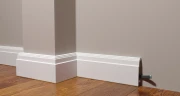 Плинтус полимерный Decor Dizayn DD102 на otdelka1.ru