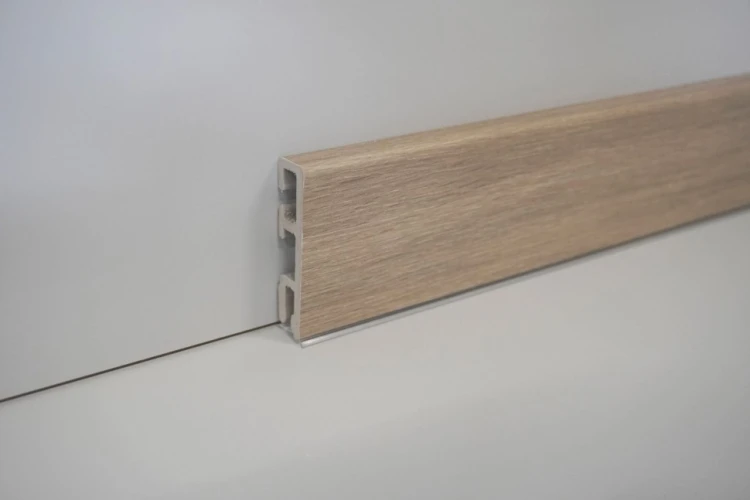 Плинтус Falquon The Floor P1003 Vail Oak на Otdelka1.ru
