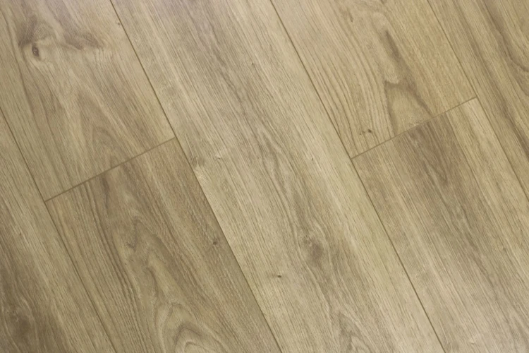 Ламинат Robust Wood Aqua Vision Хейзел на otdelka1.ru