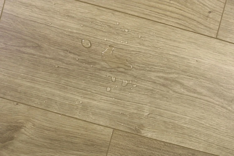 Ламинат Robust Wood Aqua Vision Хейзел на otdelka1.ru