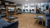 Кварц-виниловая плитка Damy Floor Chevron клеевая Лувр на otdelka1.ru