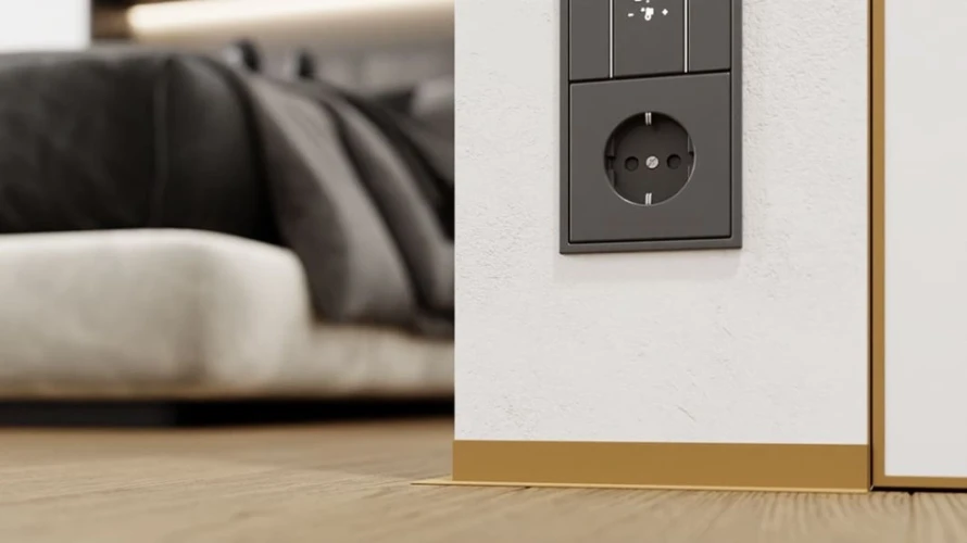 Микроплинтус L-образный с пружинами Коричнево-бежевый RAL 1011 на otdelka1.ru