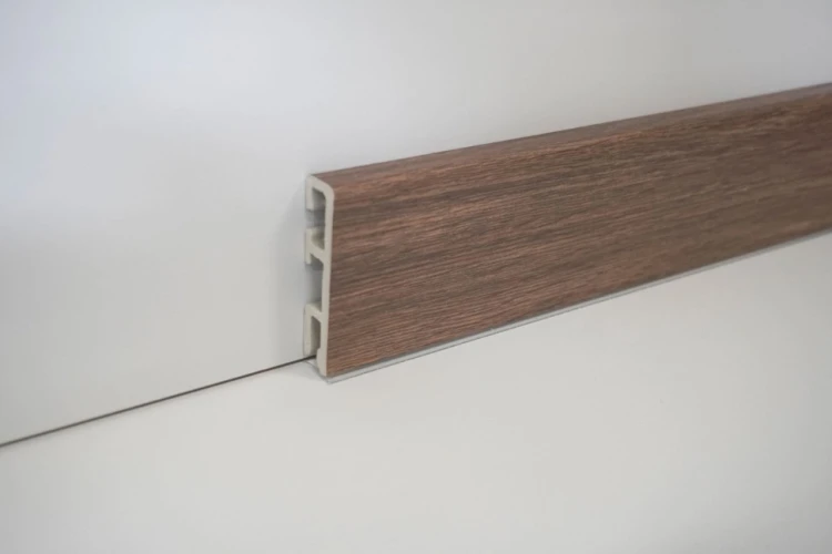 Плинтус Falquon The Floor P1005 Portland Oak на Otdelka1.ru