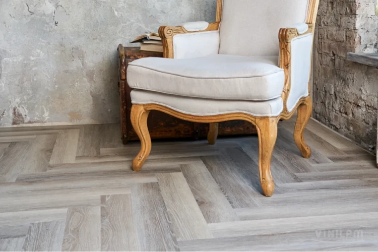 Кварц-виниловая плитка Vinilam Parquet Herringbone Glue IS11122 Паркет Эрмитаж на Otdelka1.ru