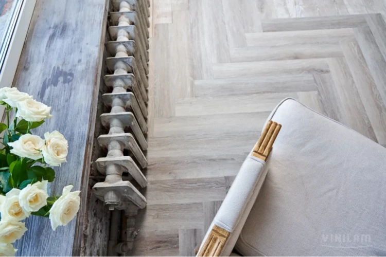 Кварц-виниловая плитка Vinilam Parquet Herringbone Glue IS11122 Паркет Эрмитаж на Otdelka1.ru