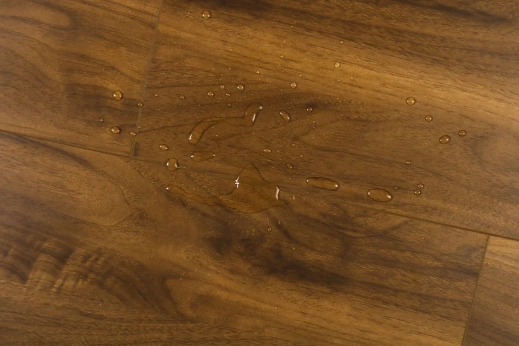 Ламинат Robust Wood Aqua Vision Латика на otdelka1.ru