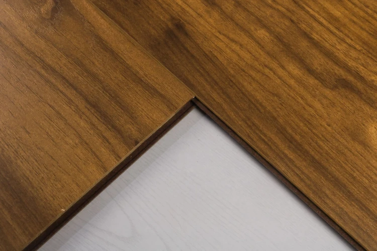 Ламинат Robust Wood Aqua Vision Латика на otdelka1.ru