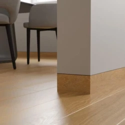 Вставка МДФ шпонированная дубом в скрытый плинтус LWD 100 мм