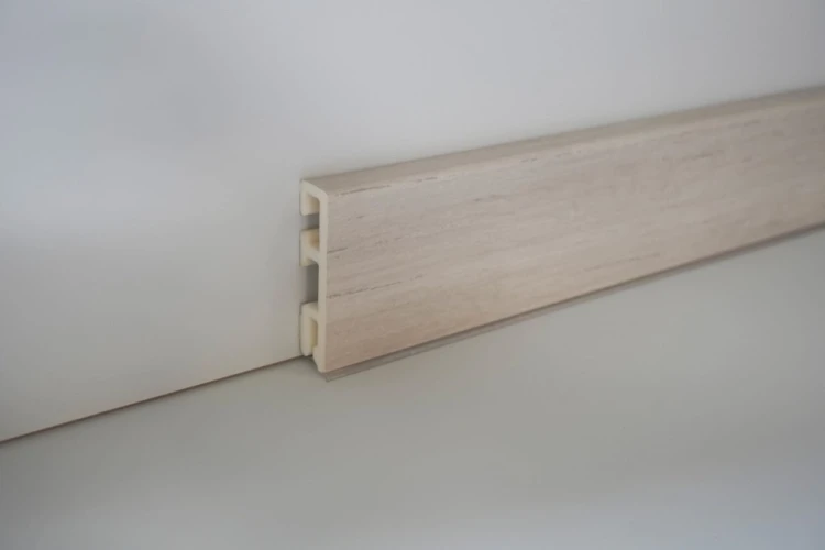 Плинтус Falquon The Floor P2002 Cala на Otdelka1.ru