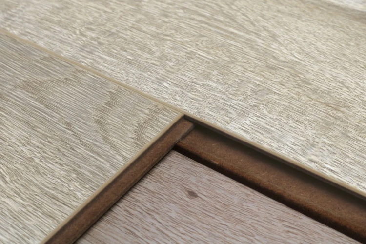 Ламинат Robust Wood Fortis Орех Бокоте на otdelka1.ru