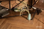 Кварц-виниловая плитка Vinilam Parquet Herringbone Glue IS11210 Паркет Де Вилль на Otdelka1.ru