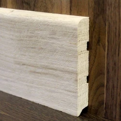 Плинтус массивный Дуб 90x15 мм прямой