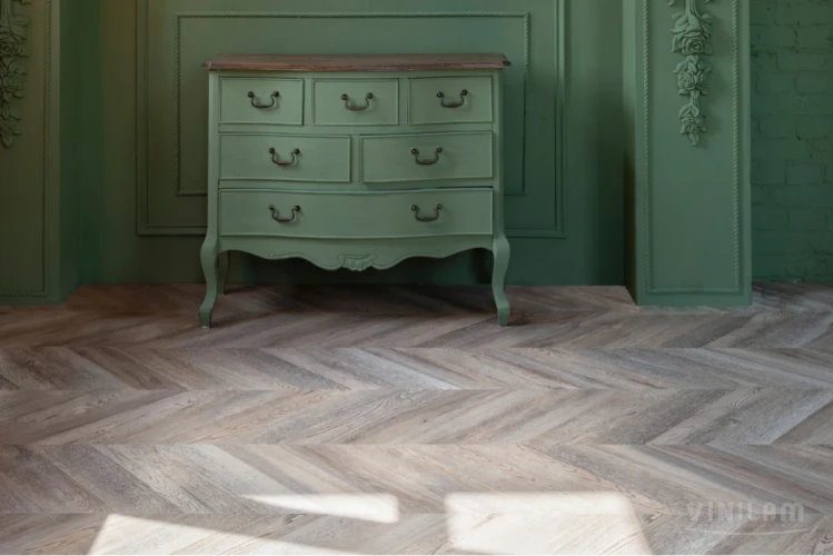 Кварц-виниловая плитка Винилам / Vinilam Chevron Glue RI153616CL4 Шеврон Шампань на otdelka1.ru