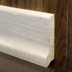 Плинтус массивный Дуб 70x17 мм евро