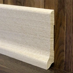 Плинтус массивный Дуб 90x17 мм евро