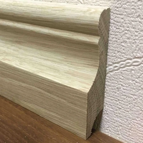 Плинтус массивный Дуб 70x17 мм фигурный на otdelka1.ru