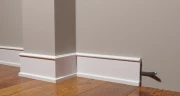 Плинтус полимерный Decor Dizayn DD712 на otdelka1.ru
