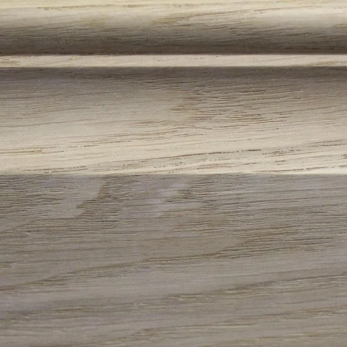 Плинтус массивный Дуб 90x17 мм фигурный на otdelka1.ru