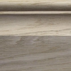 Плинтус массивный Дуб 90x17 мм фигурный