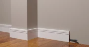 Плинтус полимерный Decor Dizayn DD717 на otdelka1.ru