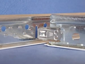 Направляющая Армстронг / Armstrong Т-24 Белая 0.6м на otdelka1.ru