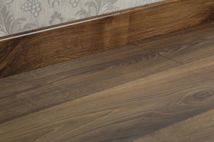 Ламинат Кронопол / Kronopol Aurum Aroma D3882 Barley Walnut на Otdelka1.ru