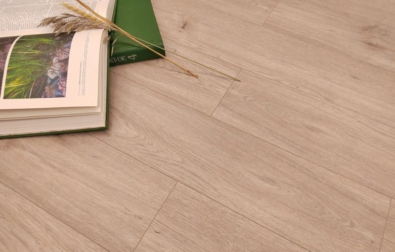 Кварцевый ламинат Stone Floor K0026-18 MP Дуб Арктическое лето на otdelka1.ru