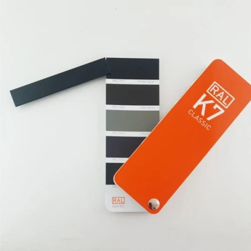 Микроплинтус с пружинами Черно-серый RAL 7021 на otdelka1.ru