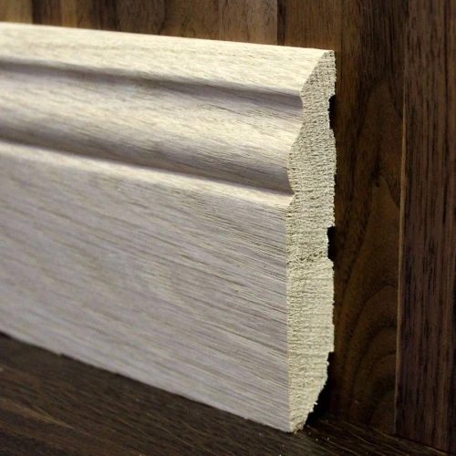 Плинтус массивный Дуб 100x18 мм фигурный на otdelka1.ru