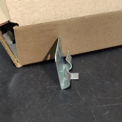 Крепление для плинтуса МДФ Bonkeel