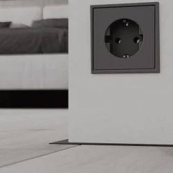 Микро плинтус Лайн Ликорн C-05.25.3 черный